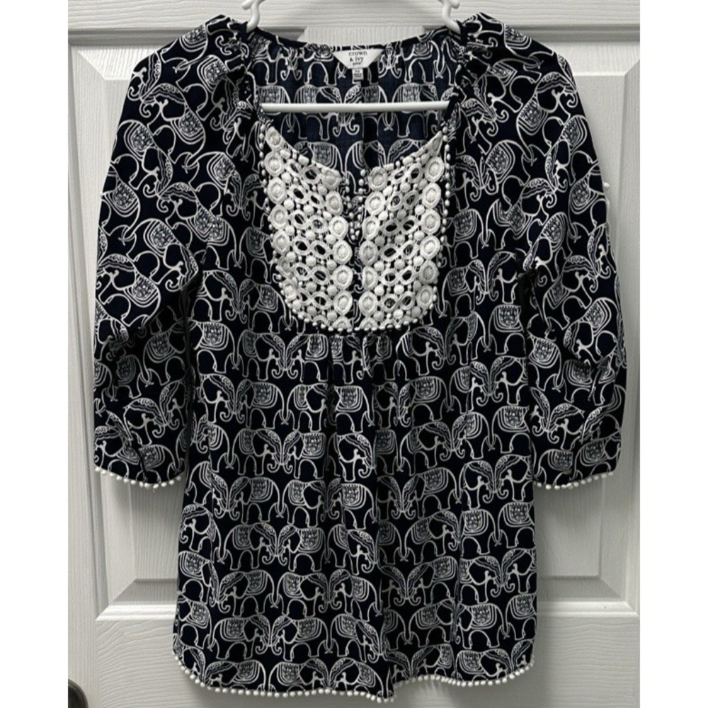 Crown and Ivy Elephant Navy and White Print Crochet Embellished Tunic Top PS